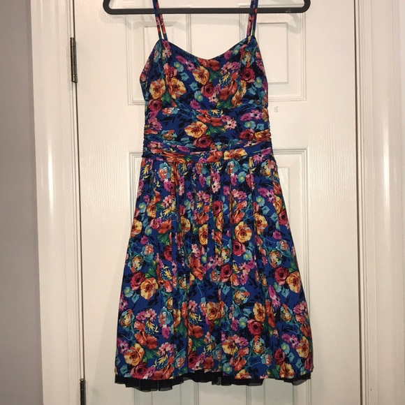 Rainbow Flower Dress 🌼 - Picture 2 of 5